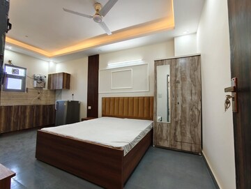 Bedroom in 1 RK Builder Floor at Ansal Sushant Lok I, Sector 43 – for Rent