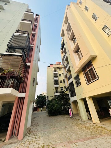 2 BHK Apartment For Sale in Raebareli Road