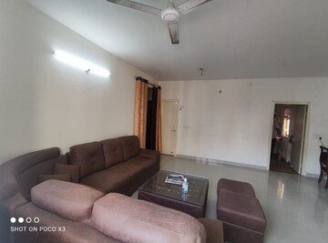 Living Room in 3 BHK Apartment at Gomti Nagar – for Rent