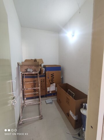 Living Room in 3 BHK Apartment at Gomti Nagar – for Rent