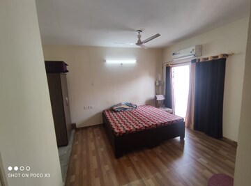 Bedroom in 3 BHK Apartment at Gomti Nagar – for Rent
