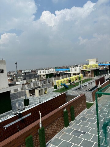 Terrace in 2 BHK Builder Floor at Dwarka Mor – for Rent