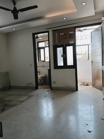 Room in 1 BHK Builder Floor at Saket – for Rent