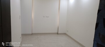 Room in 2 BHK Apartment at Janakpuri – for Sale