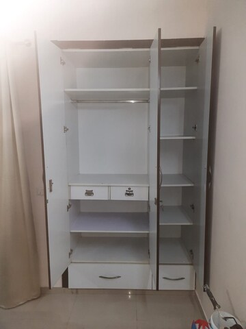 Bathroom in 3 BHK Apartment at Corona Graceiux, Sector 76 – for Rent