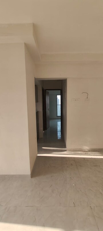 Room in 2 BHK Builder Floor at Vaibhavlaxmi Central Park, Vikhroli East – for Rent