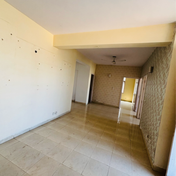 Room in 3 BHK Apartment at Tulip White, Sector 69 – for Rent