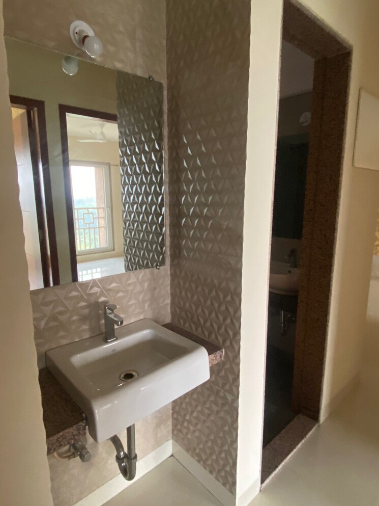 Bathroom, paradise-sai-world-city-phase-2 3 Bedroom 1955 Sq.Ft. Apartment In New Panvel Navi Mumbai 8318360