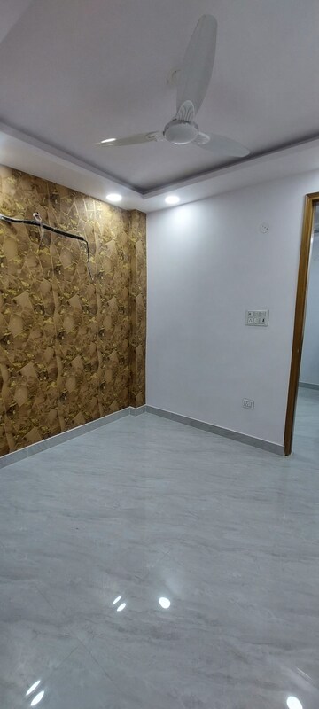 Room in 2 BHK Builder Floor at Govindpuri – for Rent