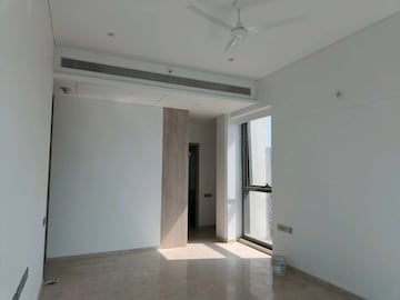 Room in 4 BHK Apartment at Rustomjee Crown, Prabhadevi – for Rent