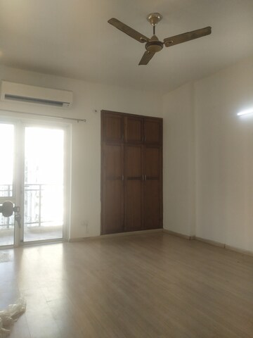 Room in 3 BHK Apartment at Moti Nagar – for Rent
