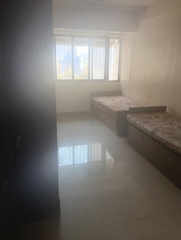 Room in 1.5 BHK Apartment at Prathamesh Pooja, Borivali West – for Rent