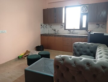 Team Area in 1 BHK Apartment at Ardee City, Sector 52 – for Rent