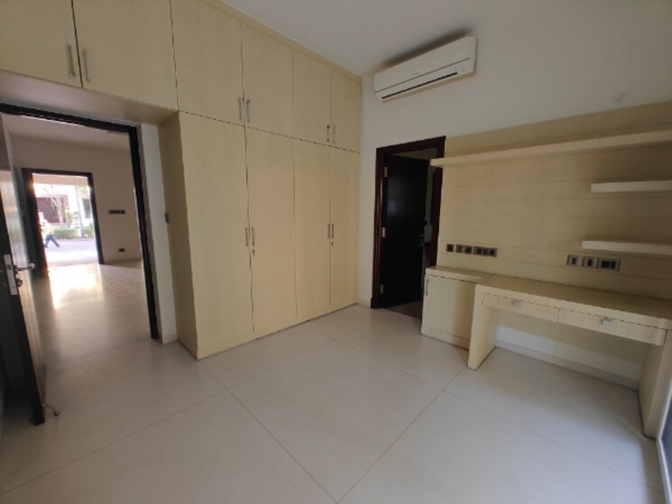 Room, sobha-international-city-presidential-villa 4 Bedroom 225 Sq.Yd. Villa In Sector 109 Gurgaon 8318858