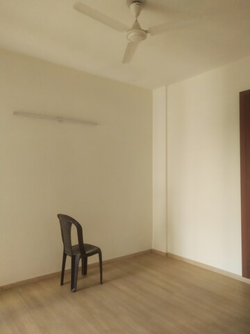 Room in 3 BHK Apartment at Moti Nagar – for Rent