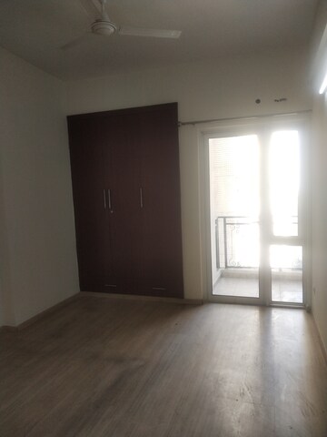 Room in 3 BHK Apartment at Moti Nagar – for Rent