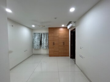 Room in 4 BHK Apartment at Aparna Luxor Park, Kondapur – for Rent