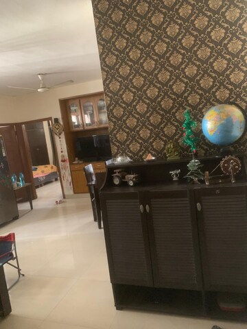 Parking in 2.5 BHK Apartment at IFS Apartment, Sector 56 – for Rent