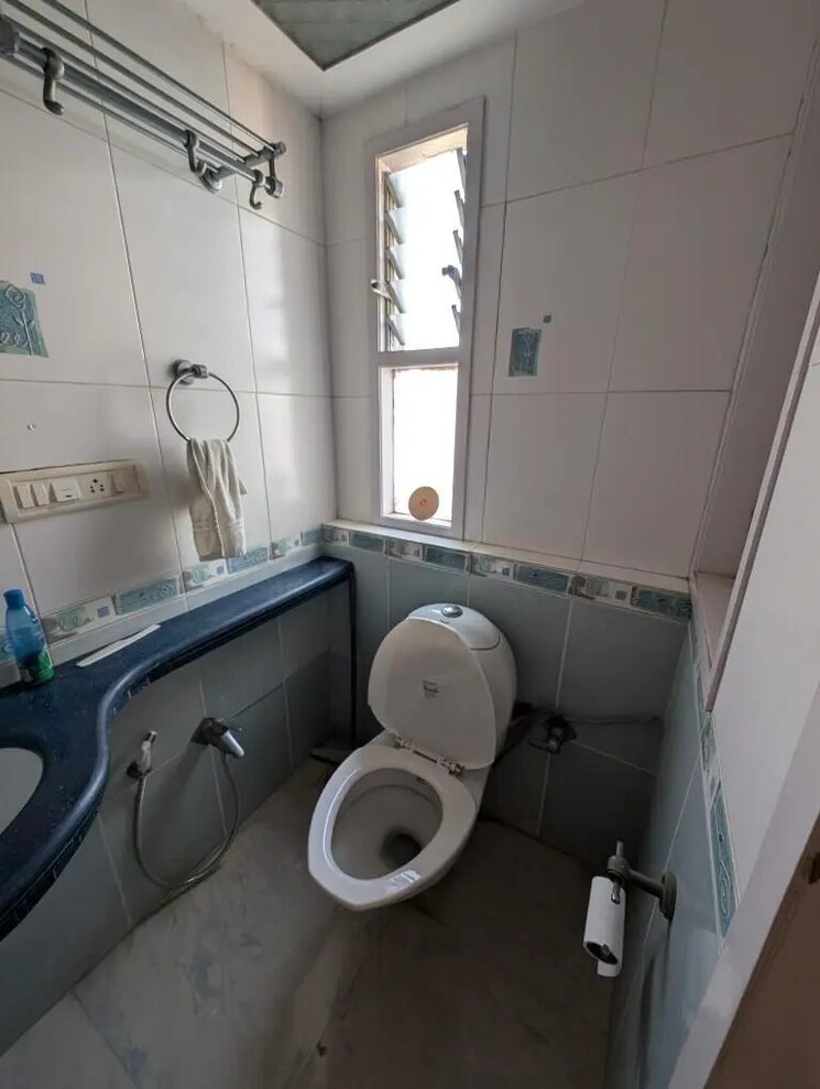 Bathroom, prabhadevi-chs 4 Bedroom 1600 Sq.Ft. Apartment In Prabhadevi Mumbai 8319005