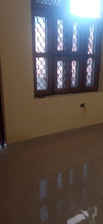 Room in 2 BHK Builder Floor at Ansal Continental Villas, Sector 22 – for Rent
