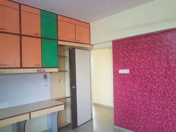 Room in 2 BHK Apartment at Damji Shamji Shah Mahavir Classik, Powai – for Rent