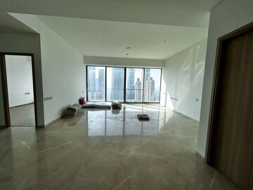 Room in 4 BHK Apartment at Rustomjee Crown, Prabhadevi – for Rent