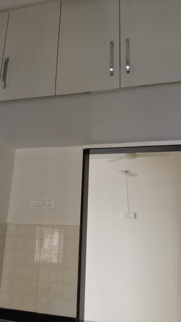 Room in 2 BHK Apartment at Andheri East – for Rent