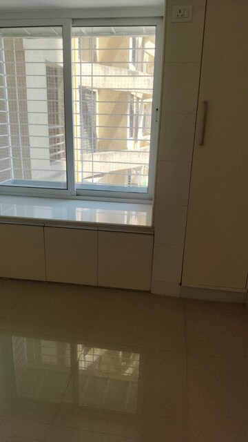 Room in 2 BHK Apartment at Andheri East – for Rent