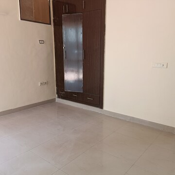 Room in 2 BHK Builder Floor at Signature Global City, Sector 37d – for Sale