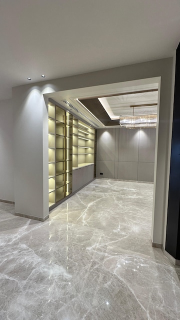 Room in 4 BHK Apartment at DLF City Phase IV, Dlf Phase iv – for Sale