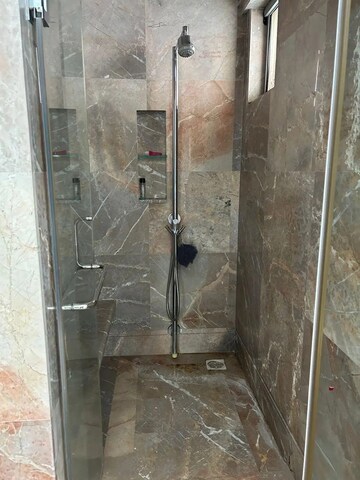 Bathroom in 5 BHK Apartment at Prabhadevi CHS, Prabhadevi – for Rent