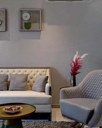 Living Room in 4 BHK Apartment at Ahuja Towers, Prabhadevi – for Rent