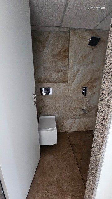 Furnished Amenities in 2 BHK Apartment at Kanakia Silicon Valley, Powai – for Rent