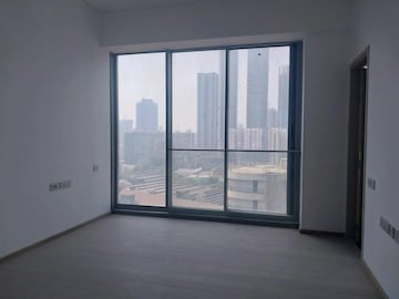 Room in 4 BHK Apartment at Rustomjee Crown, Prabhadevi – for Rent