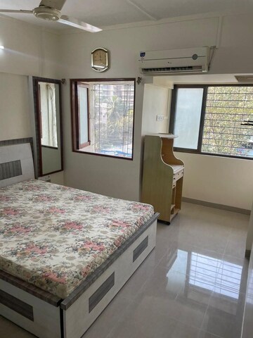 Bedroom in 2 BHK Apartment at Andheri West – for Rent