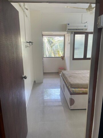 Room in 2 BHK Apartment at Andheri West – for Rent