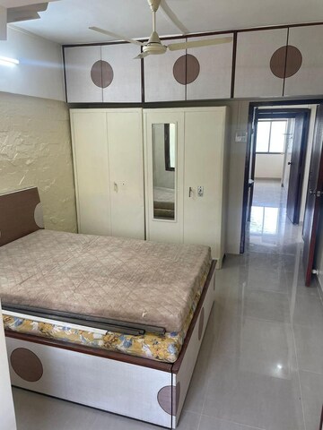 Bedroom in 2 BHK Apartment at Andheri West – for Rent