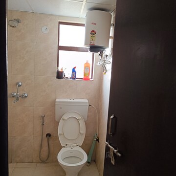 Bathroom in 2 BHK Builder Floor at Sector 33 – for Rent