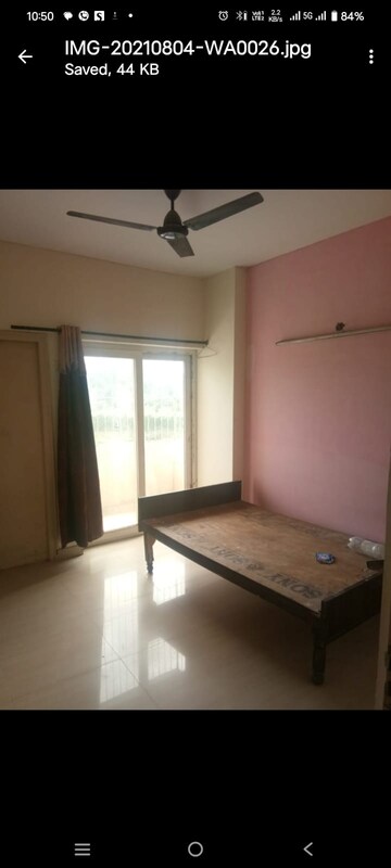 Room in 3 BHK Apartment at Nimbus Express Park View, Chi V Greater Noida – for Sale