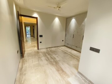 Room in 2 BHK Apartment at Shree Nagar – for Sale