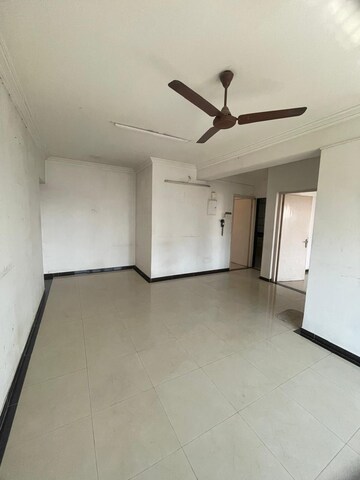 Room in 3 BHK Apartment at Windsor Tower, Andheri West – for Sale