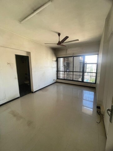 Room in 3 BHK Apartment at Windsor Tower, Andheri West – for Sale