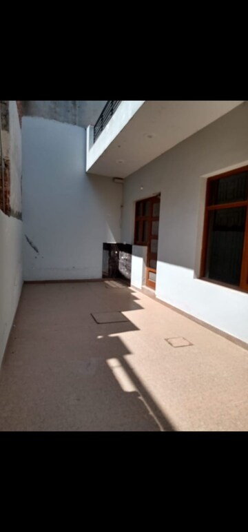 Room in 3.5 BHK Independent House at Ambala Highway – for Sale