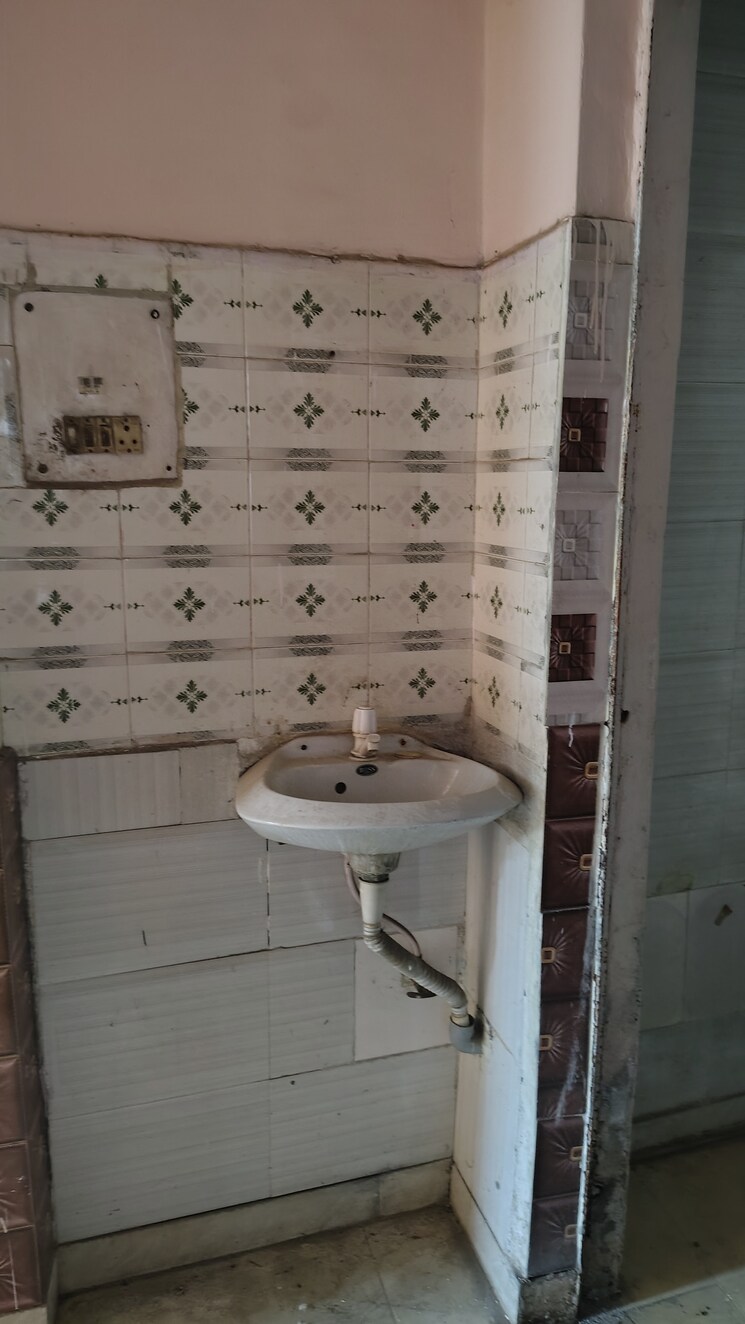 Bathroom, raj nagar extension 1 Bedroom 560 Sq.Ft. Apartment In Raj Nagar Extension Ghaziabad 8320384