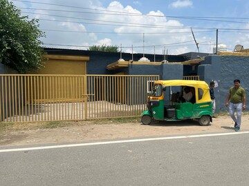 Parking in  Warehouse at Sector 37 – for Rent