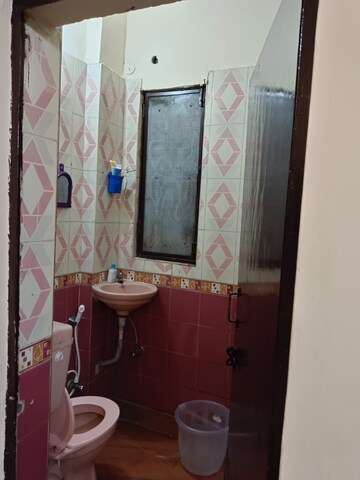 Bathroom in 1 BHK Builder Floor at Lajpat Nagar 4 – for Rent