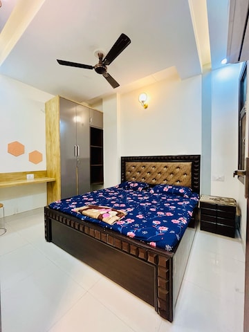 Bedroom in 3 BHK Builder Floor at Dwarka Mor – for Rent