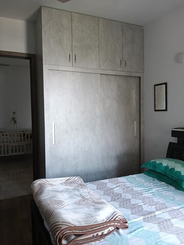 Room in 3 BHK Apartment at Emaar Palm Heights, Sector 77 – for Rent