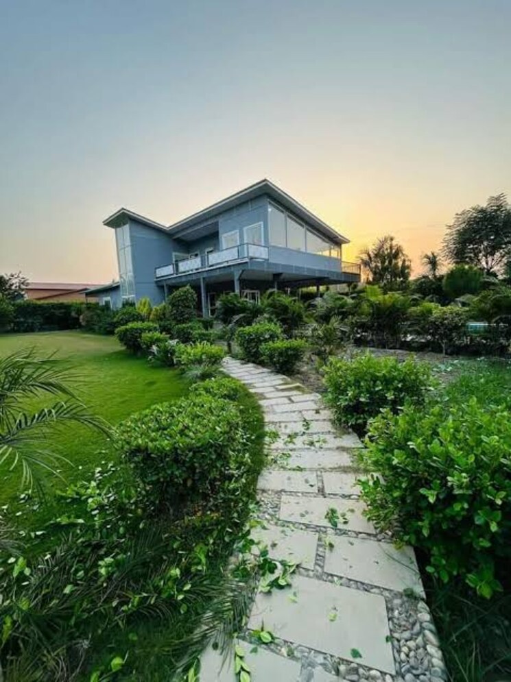 Garden, national zoological park 3 Bedroom 150 Sq.Yd. Builder Floor In National Zoological Park Delhi 8320590