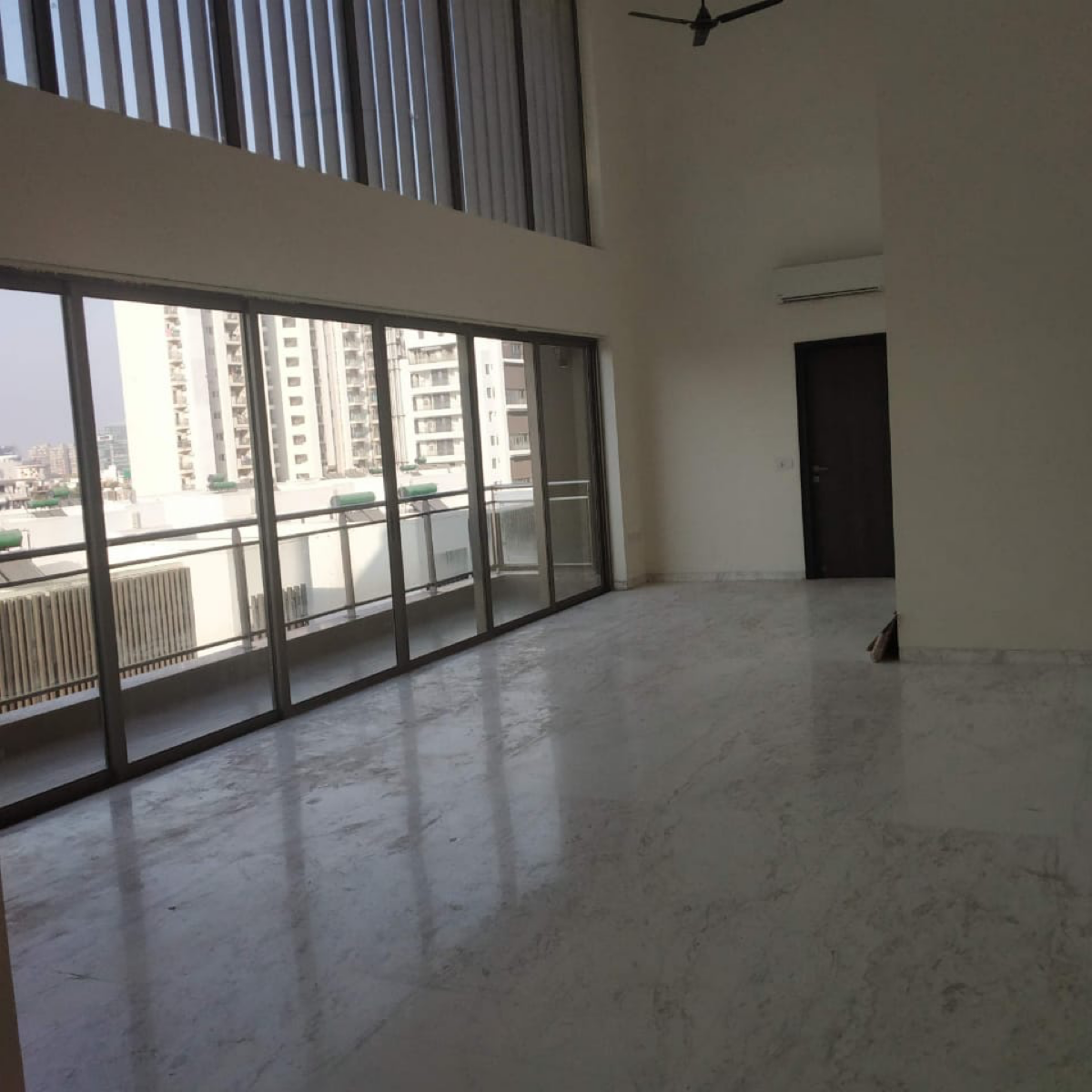 4 BHK + Pooja Room,Servant Room Apartment For Rent in Tata Primanti-Executive Apartments